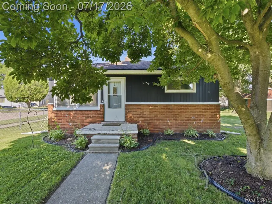 1 May, Mount Clemens, MI 48043 - #2
