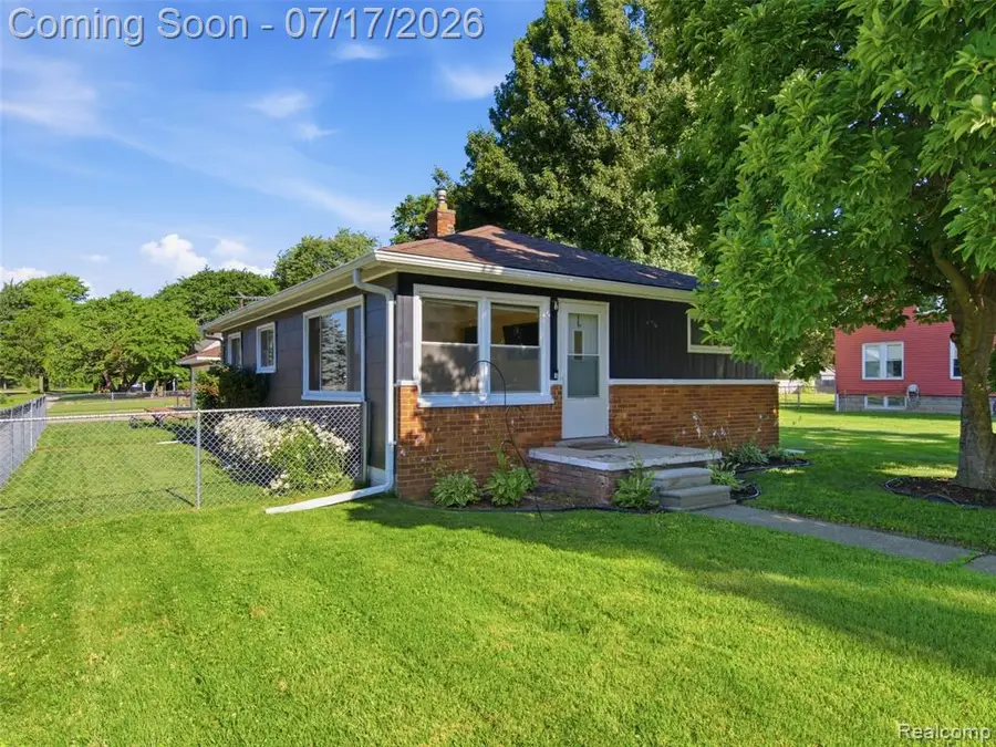 1 May, Mount Clemens, MI 48043 - #3