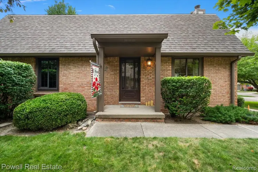 1938 Allenway, Rochester Hills, MI 48309 - #2