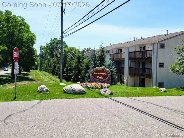 1655 Riverside #10, Rochester Hills, MI 48309