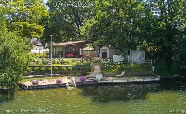 420 Bellevue, Lake Orion, MI 48362