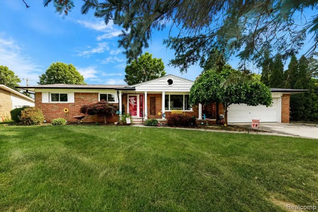 18701 Thomasine, Clinton Township, MI 48036 - #1