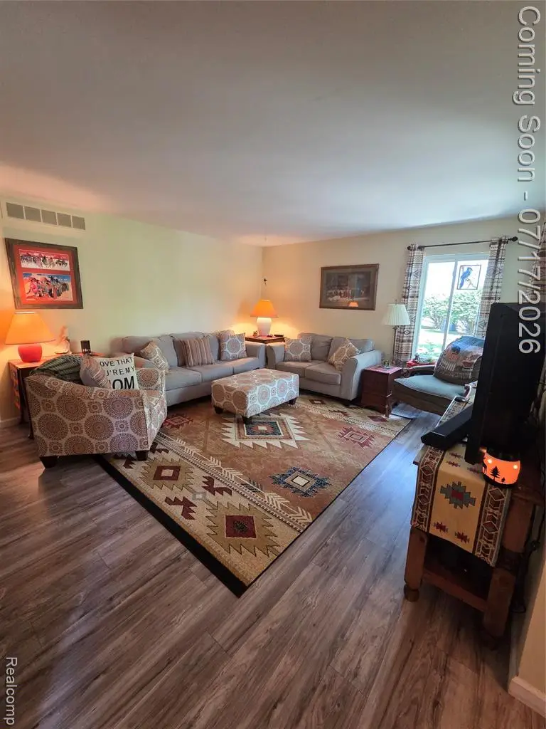 902 Saybrook, Waterford, MI 48327 - #2