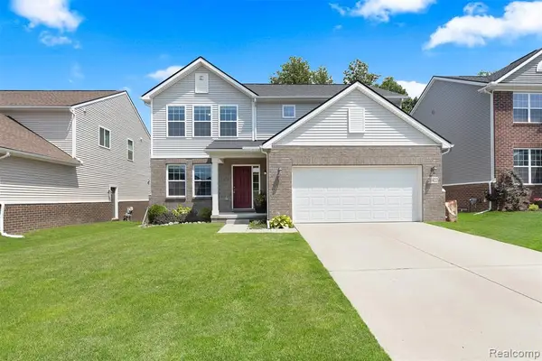 21422 Navarra, South Lyon, MI 48178