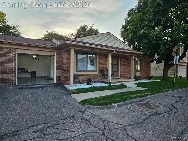 2926 Roundtree, Troy, MI 48083