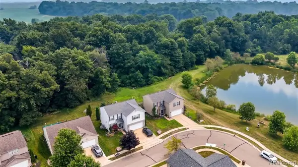 2792 Kalkaska River, Fowlerville, MI 48836