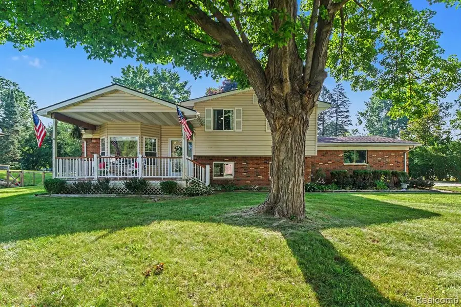7370 Perry Lake, Clarkston, MI 48348 - #2