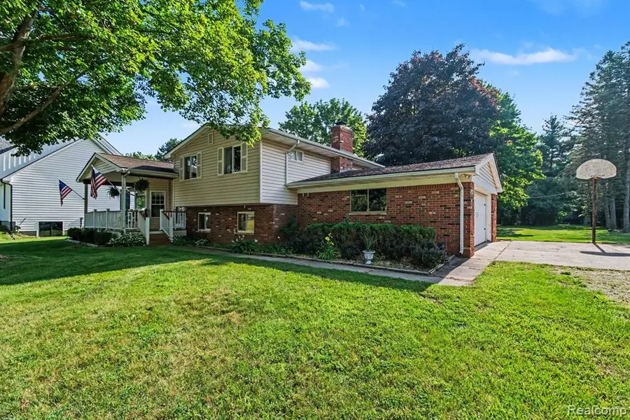 7370 Perry Lake, Clarkston, MI 48348 - #3