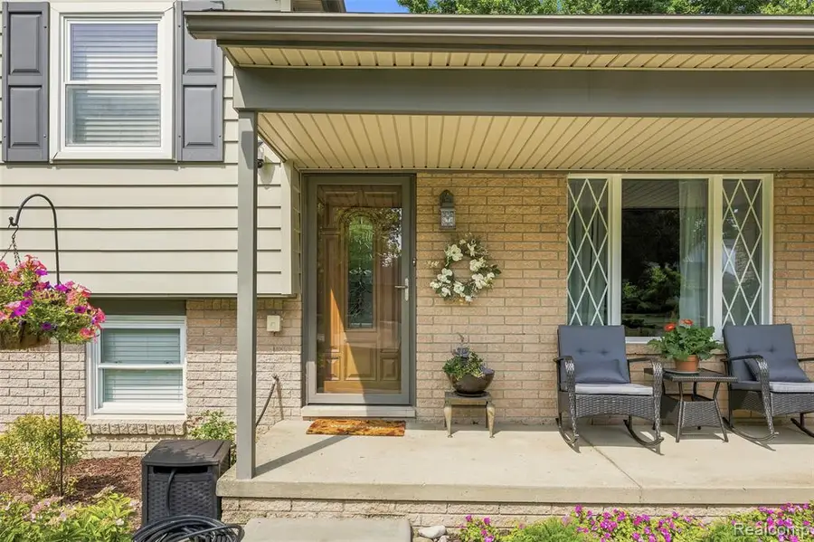 19415 Bainbridge, Livonia, MI 48152 - #2