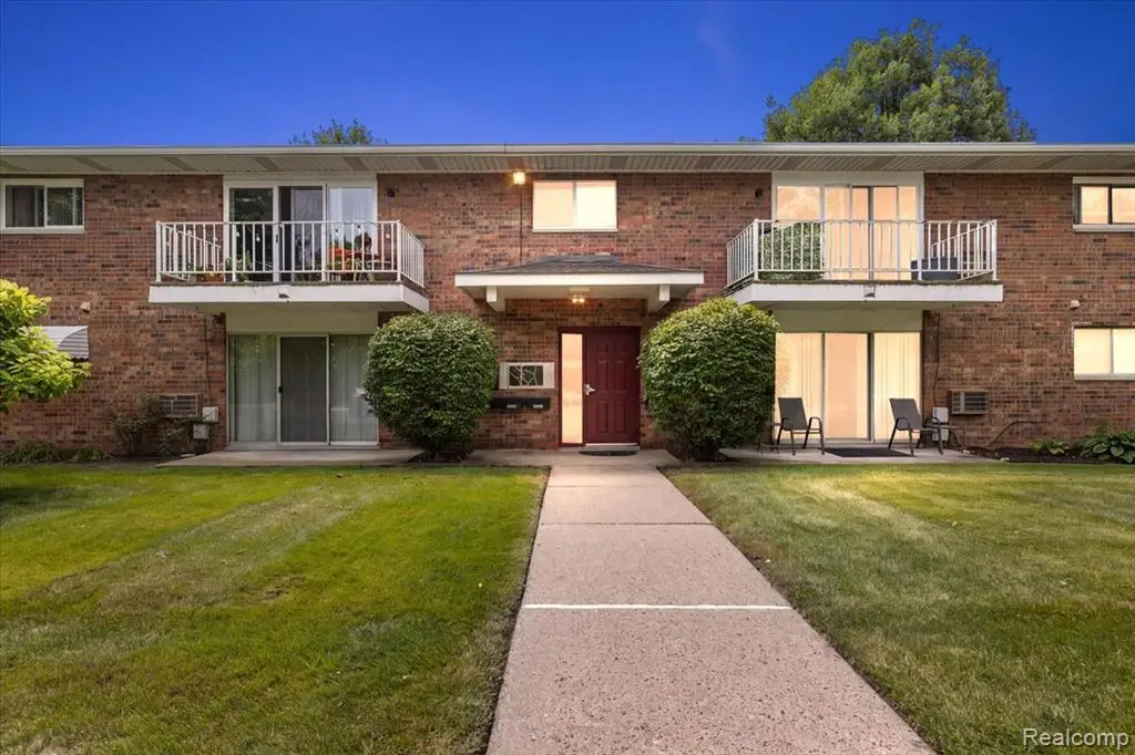 15048 Fairfield, Livonia, MI 48154 - #1
