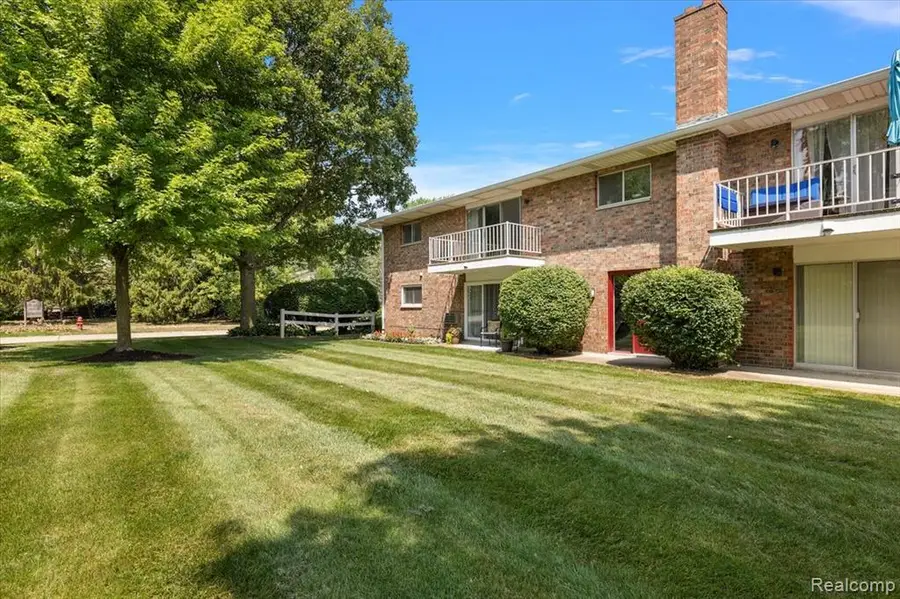 15048 Fairfield, Livonia, MI 48154 - #3