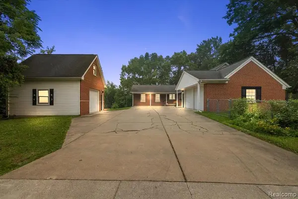 869 Central, Lake Orion, MI 48362