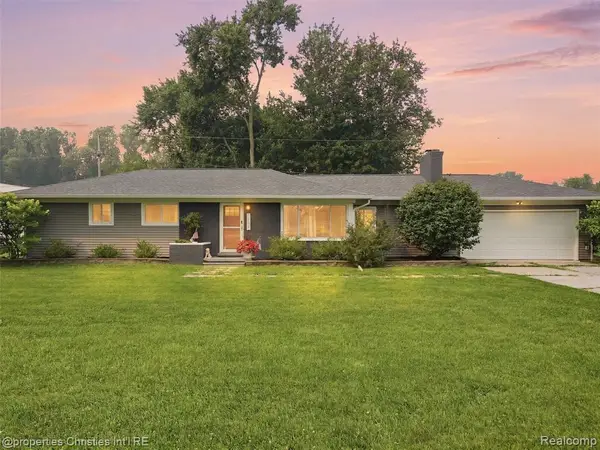 52735 Washington, New Baltimore, MI 48047