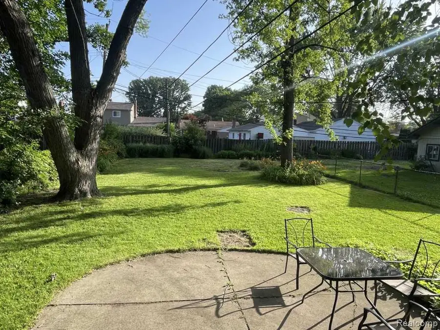 21607 Madison, Saint Clair Shores, MI 48081 - #3