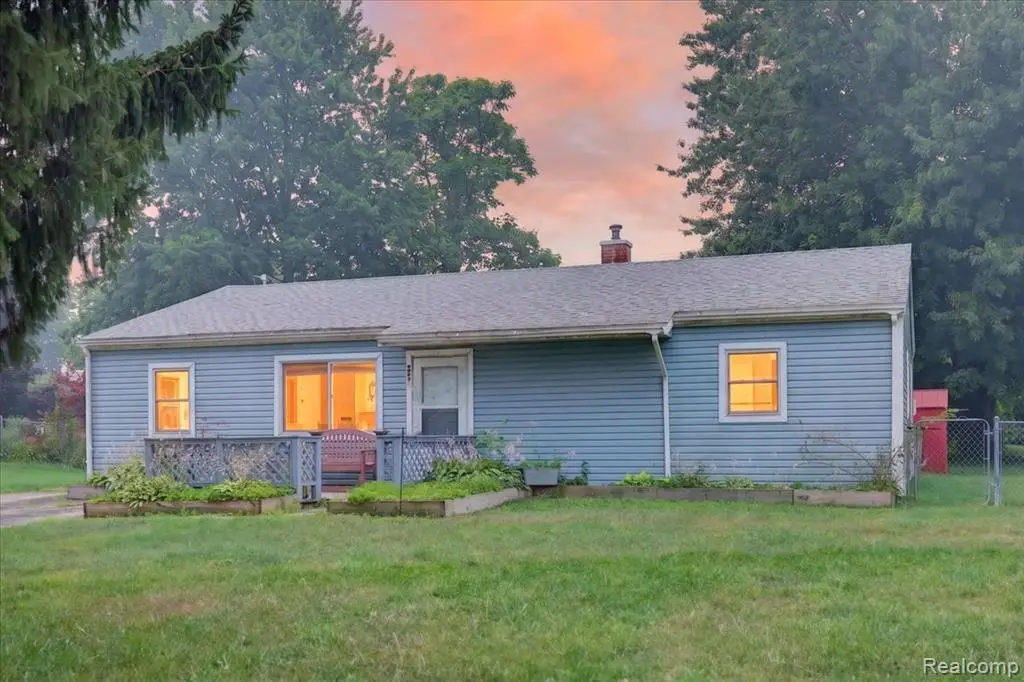 3872 Queensbury, Lake Orion, MI 48359 - #1