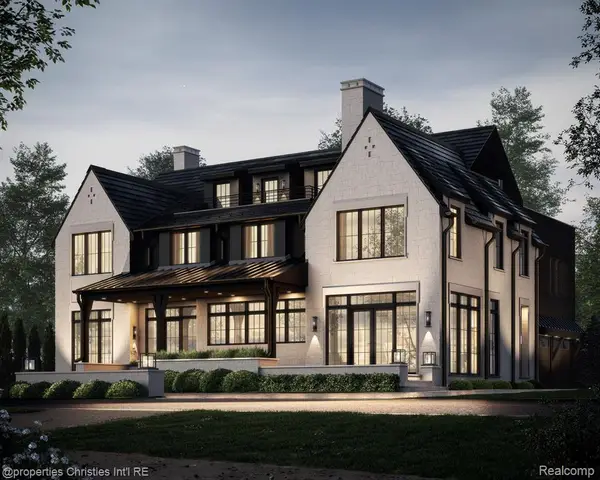 592 Lakeside Dr, Birmingham, MI 48009