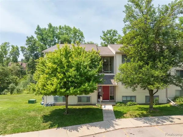1693 Riverside #3, Rochester Hills, MI 48309