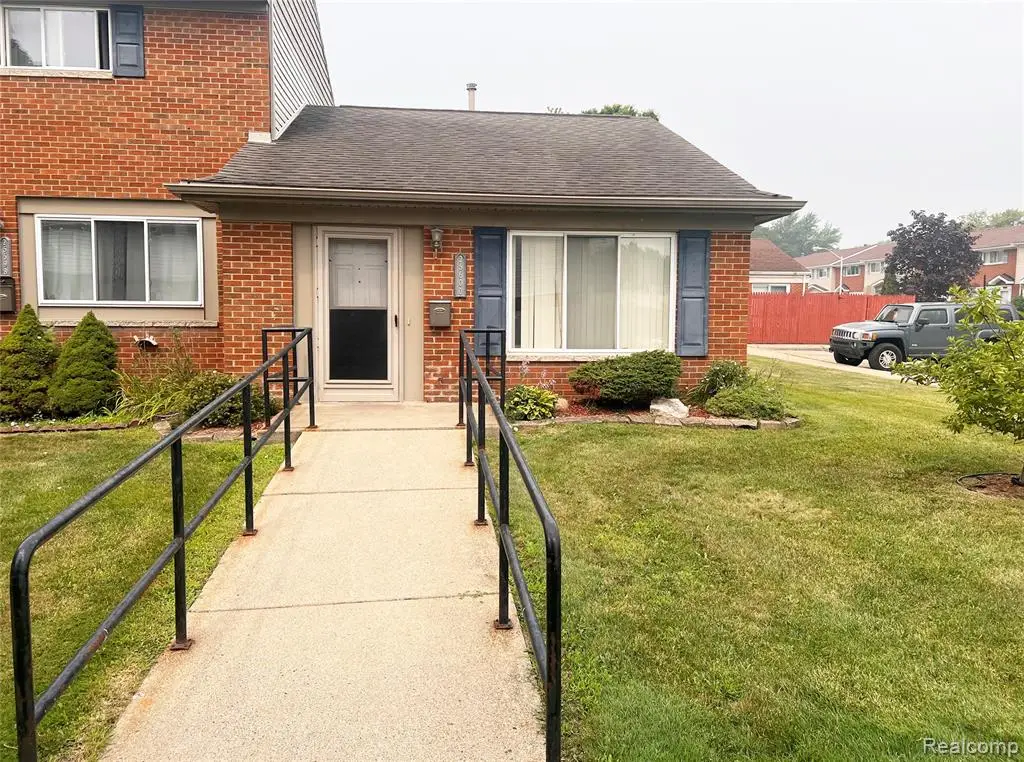 25600 New England #154, Roseville, MI 48066 - #1