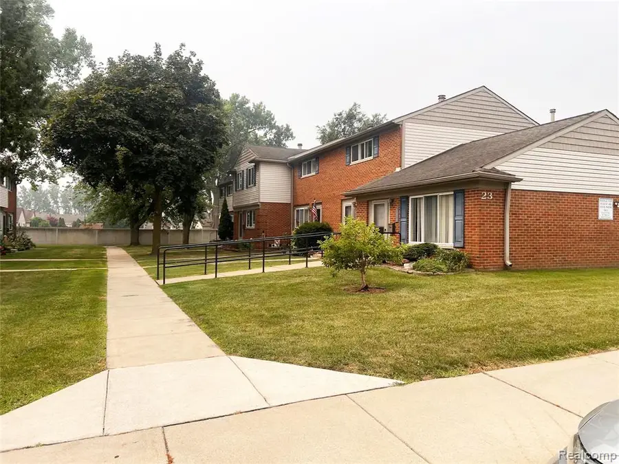 25600 New England #154, Roseville, MI 48066 - #3