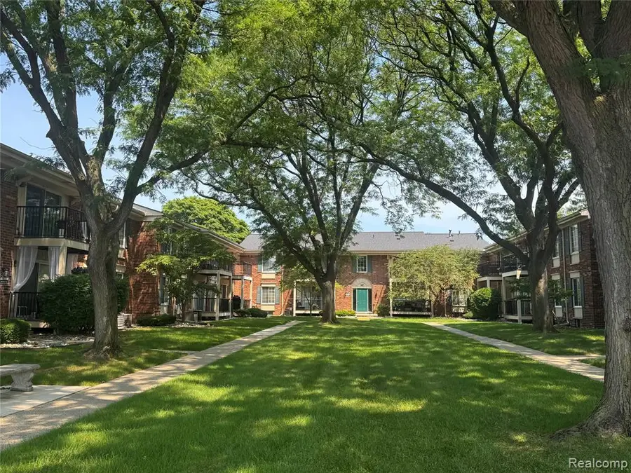 12050 15 Mile #31, Sterling Heights, MI 48312 - #2