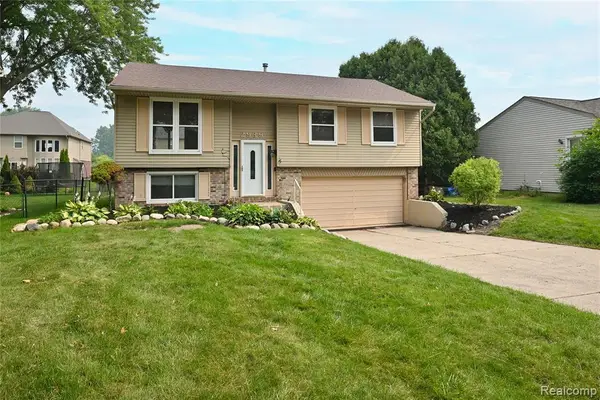2939 Winter, Troy, MI 48083