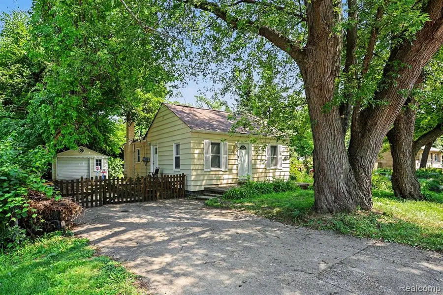 21408 Collingham, Farmington, MI 48336 - #2