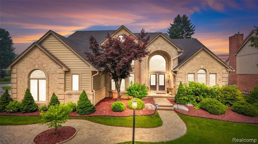 43352 Chardonnay, Sterling Heights, MI 48314 - #1