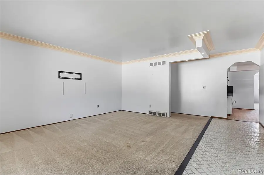 19100 Masonic, Roseville, MI 48066 - #2