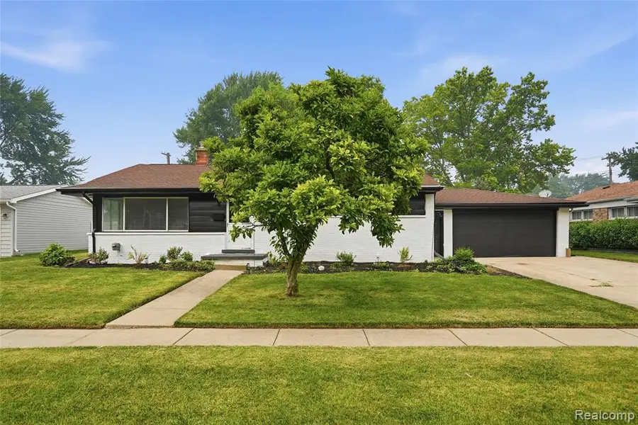 22441 E Price, Clinton Township, MI 48035 - #3