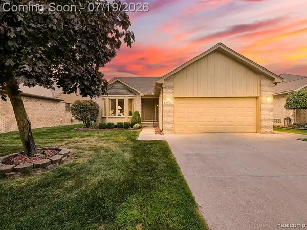 43461 Pointe, Clinton Township, MI 48038