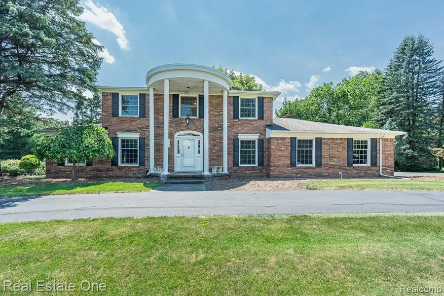 2633 New England, Rochester Hills, MI 48309 - #2
