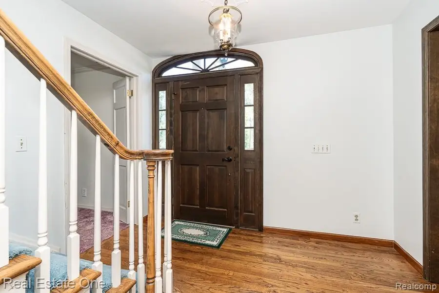 2633 New England, Rochester Hills, MI 48309 - #3