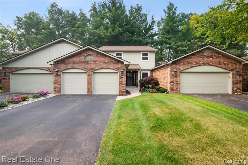 5584 N Adams, Bloomfield Hills, MI 48302 - #1