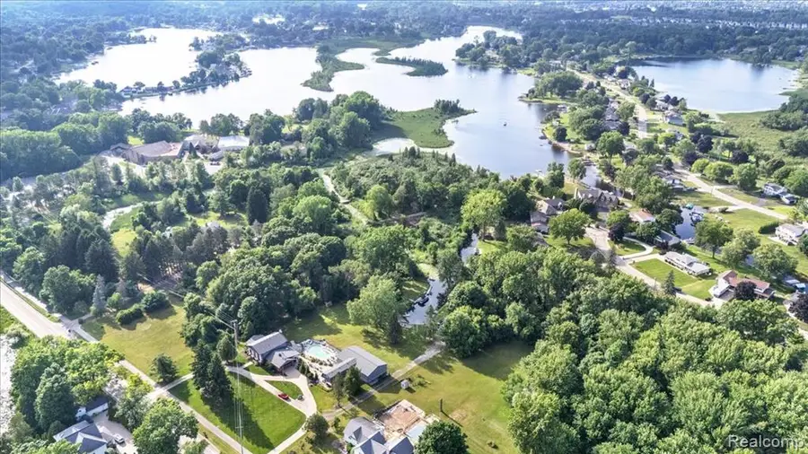 00000 Drahner, Oxford, MI 48371 - #3