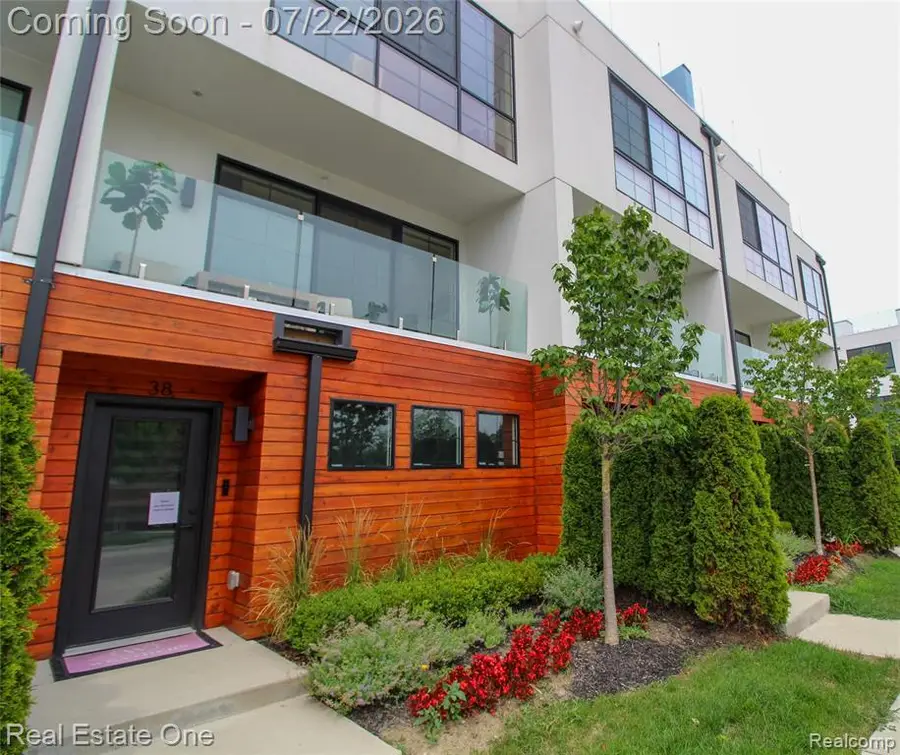 533 E Harrison #38, Royal Oak, MI 48067 - #3