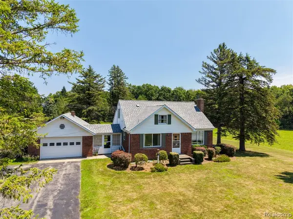 11651 S New Lothrop, Durand, MI 48429