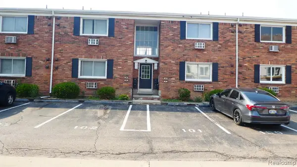 31831 Grand River #99, Farmington, MI 48336