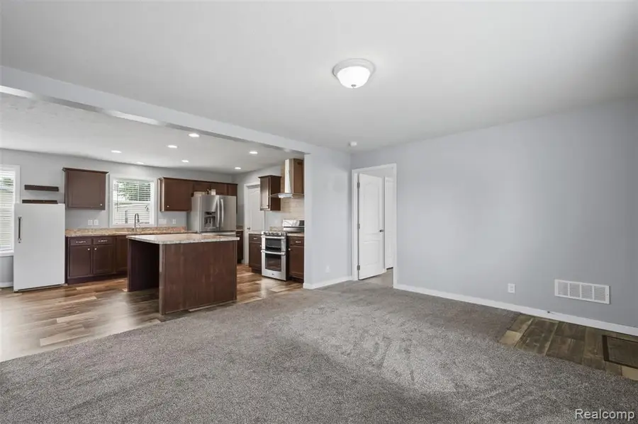 15887 Charlemagne, Clinton Township, MI 48038 - #2