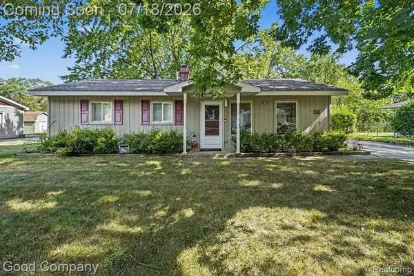 6284 Woodsdale, Grand Blanc, MI 48439