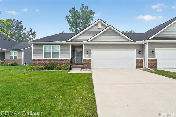 10324 Swan Lake, Ypsilanti, MI 48197