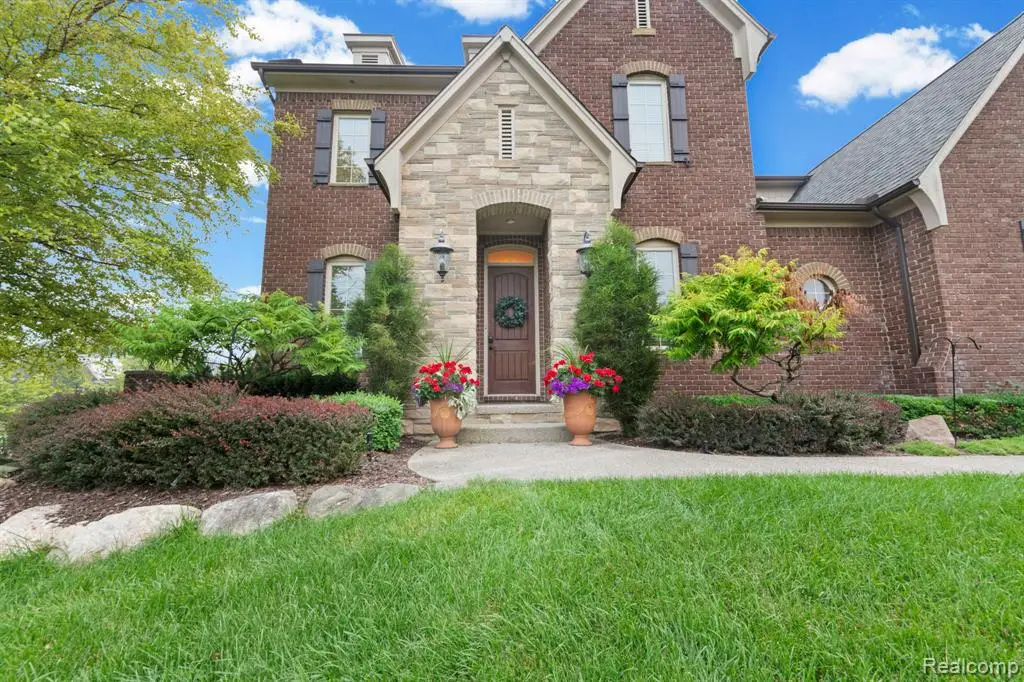 56555 Hartley, Shelby, MI 48316 - #1