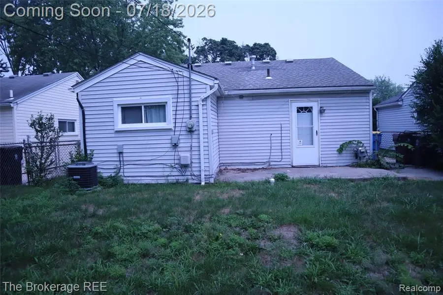 34861 John, Wayne, MI 48184 - #3