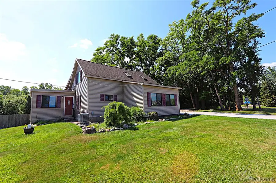 412 E Shore, Whitmore Lake, MI 48189 - #2