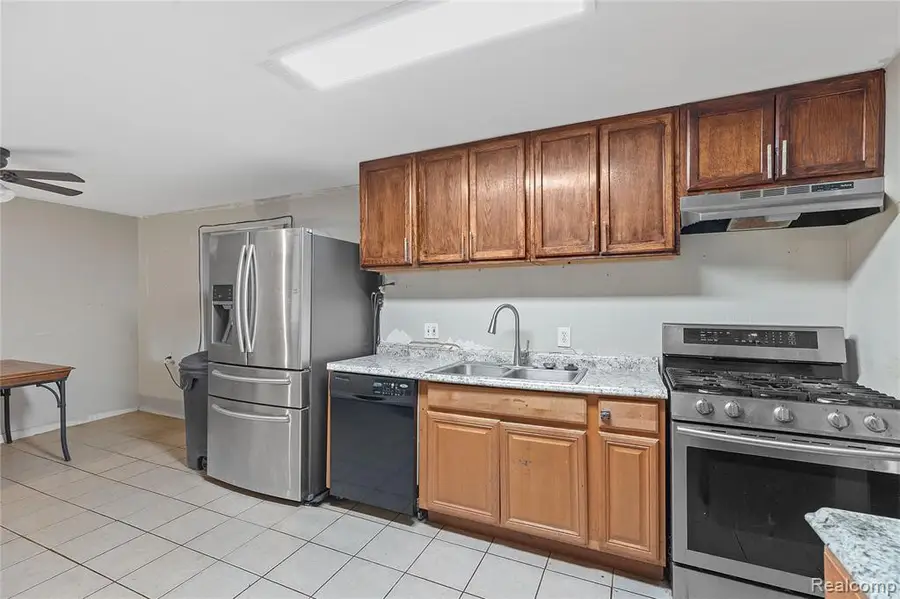 9274 Chamberlain, Romulus, MI 48174 - #3