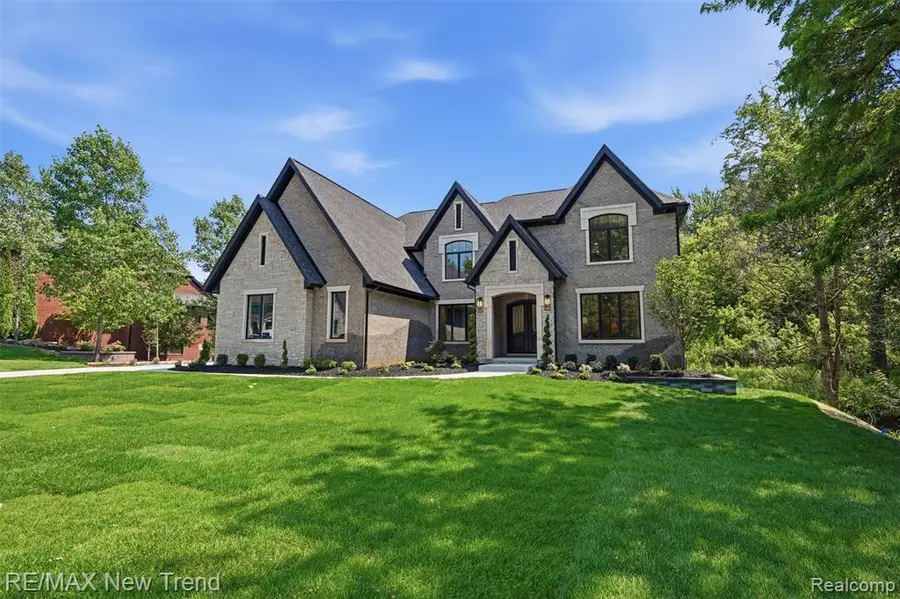 28943 Wintergreen, Farmington Hills, MI 48331 - #2