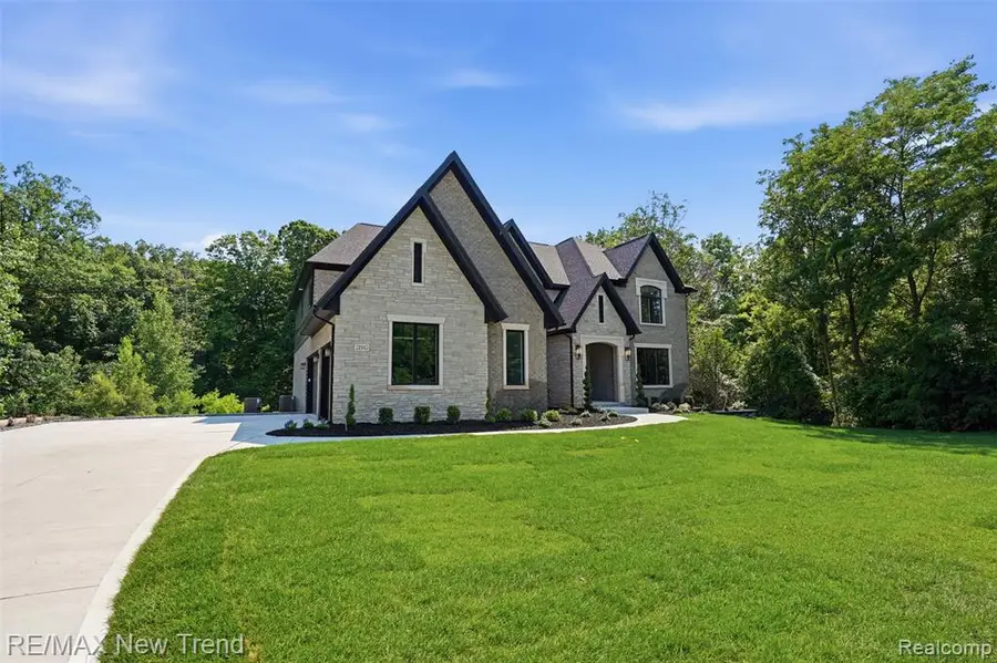 28943 Wintergreen, Farmington Hills, MI 48331 - #3