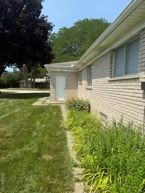 25544 Filmore, Southfield, MI 48075