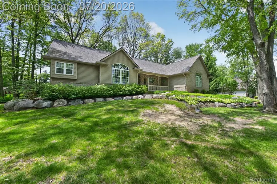 2111 Moorlands, Howell, MI 48855 - #2