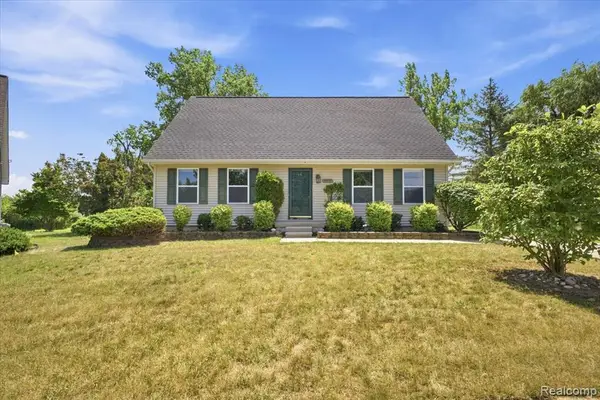 879 Barren Oaks, Pontiac, MI 48341