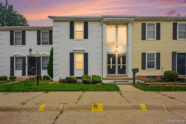 37491 Charter Oaks, Clinton Township, MI 48036